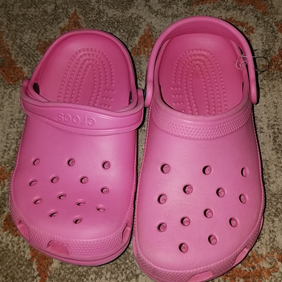 pink crocs size 4